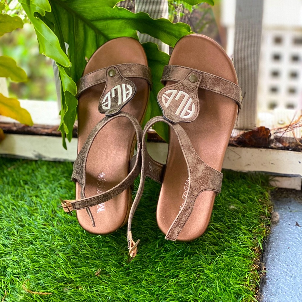 Monogrammed Wedges - Picture 3 of 8